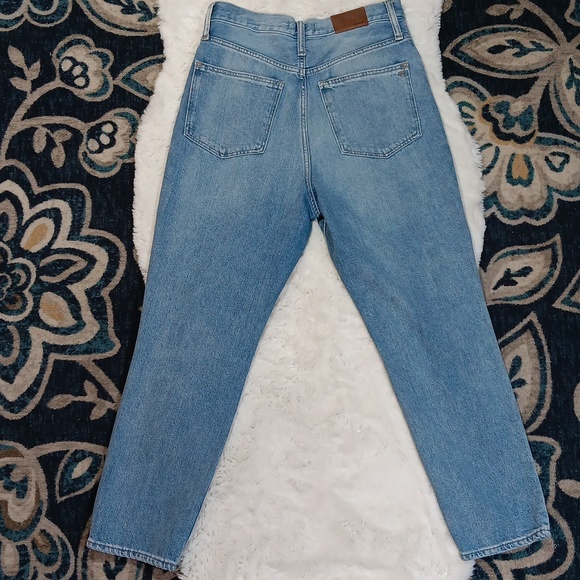 Madewell the mom jean high rise distressed light wash jeans Women's sz 28 - Picture 6 of 10